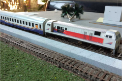 Maket-Rel-Kereta-Api-Kadipiro